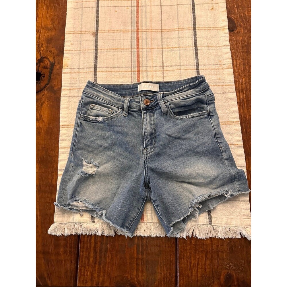 Vervet shorts light wash sz small 26”